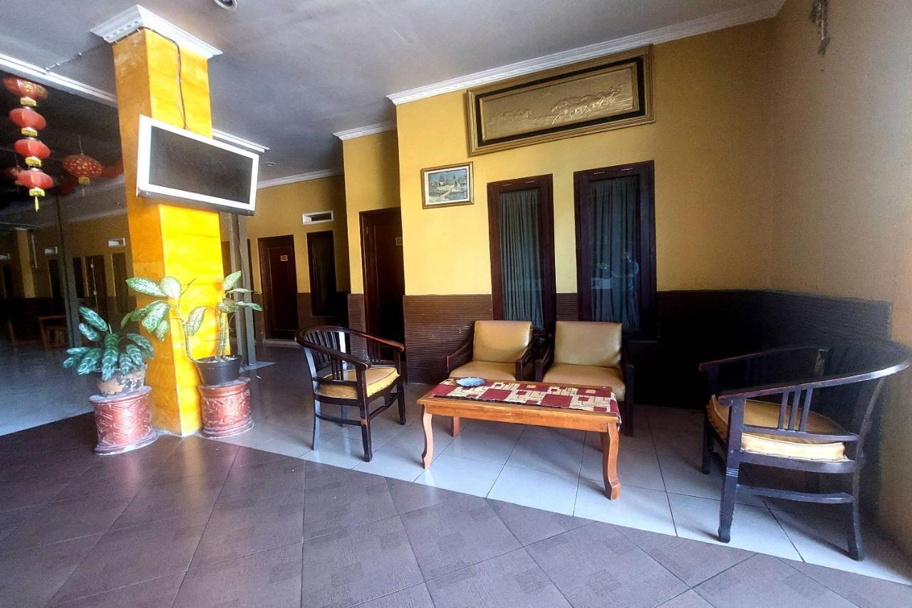 Spot On 3605 Clarichie Guest House Kupang  Kültér fotó