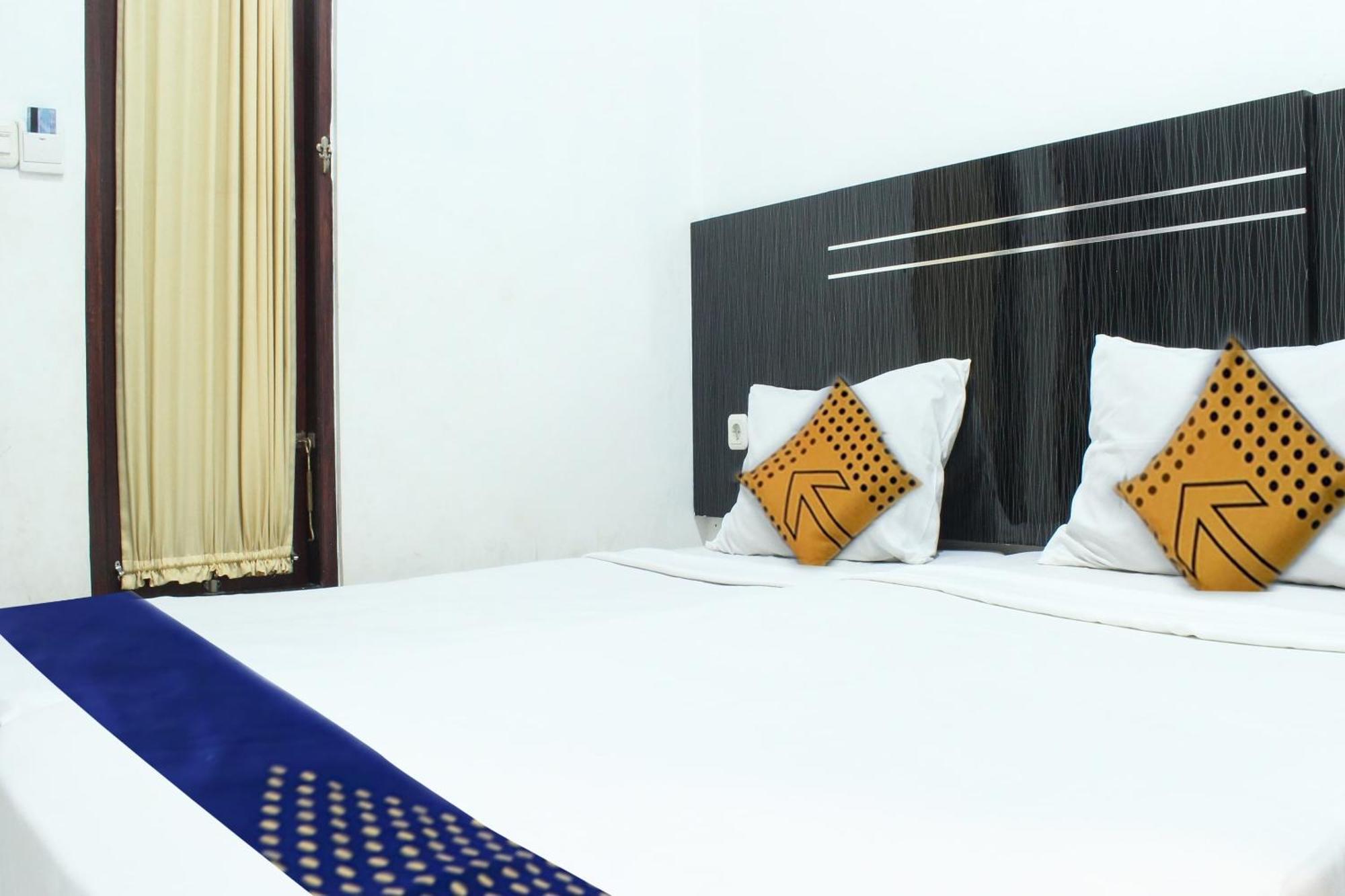 Spot On 3605 Clarichie Guest House Kupang  Kültér fotó